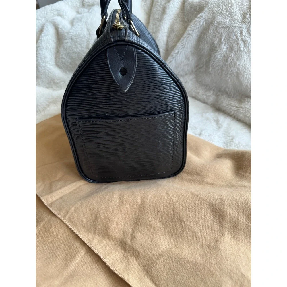 Louis Vuitton Noir Epi Speedy 25 Bag